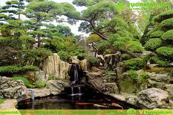 Hồ cá koi sân vườn đá cổ thạch