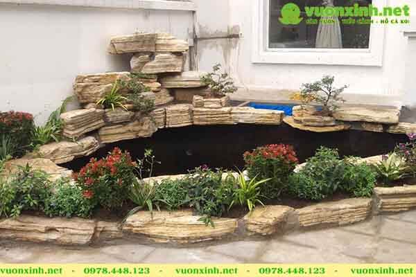 Hồ cá koi sân vườn đá cổ thạch