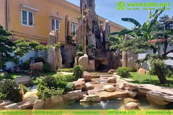 Hồ cá koi sân vườn đá cổ thạch