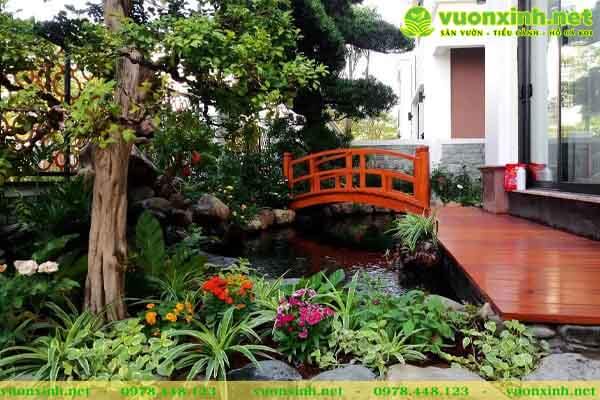 Mẫu hồ cá Koi sân vườn đá cuội